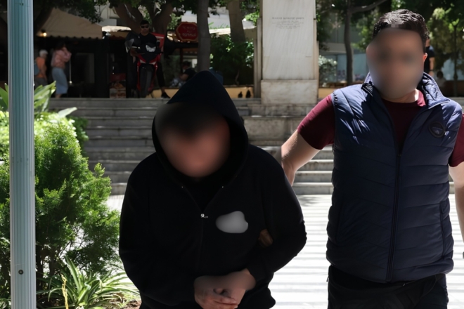 Προφυλακίστηκε ο σύζυγος- Επιμένει ότι έπεσε η 28χρονη στο Ηράκλειο