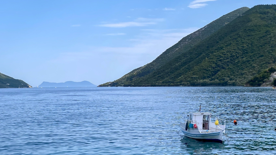 Φύλλο και φτερό το θαλάσσιο drone στη Λευκάδα