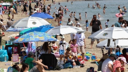 Μονόδρομος η παραλία- Κύμα ζέστης και υγρασίας