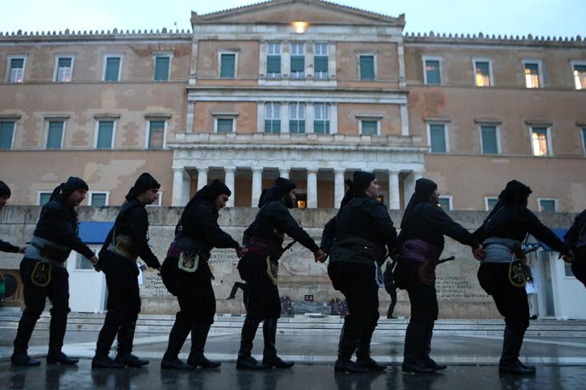 Γενοκτονία Ποντίων- Ρίγη συγκίνησης στο Σύνταγμα