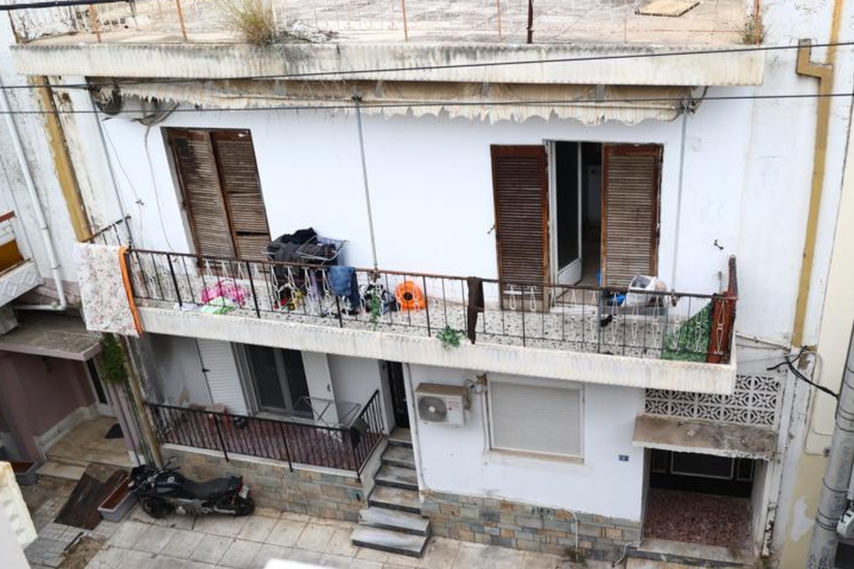 Παιδιά σε σπίτι- τρώγλη- Συλλήψεις γονέων στους Αγίους Αναργύρους