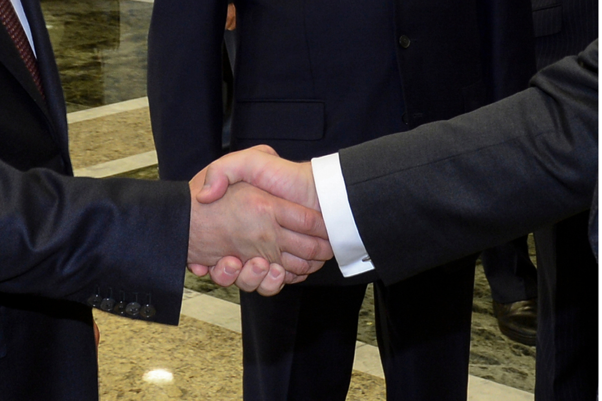ΗΠΑ και Ιράν κατέληξαν σε συμφωνία, αλλά απαιτείται η τελική έγκριση από τον Τραμπ, σύμφωνα το Axios