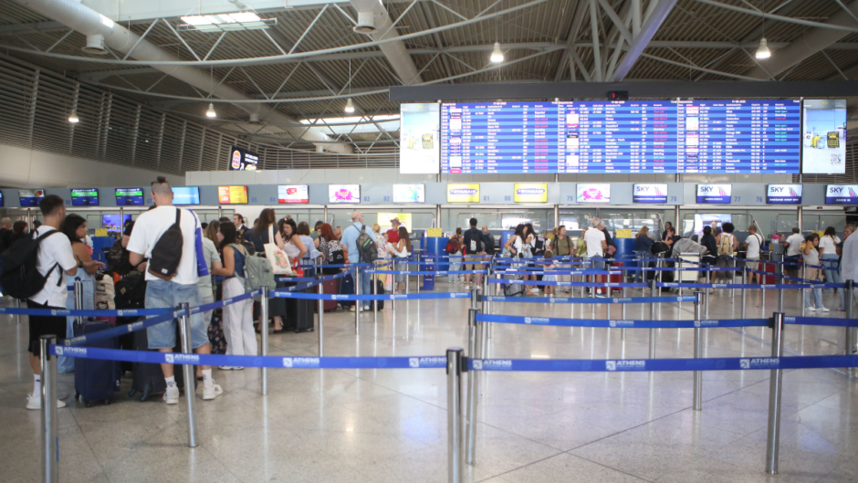Τουρίστας για το αεροδρόμιο Ηρακλείου: «Κόλαση επί γης»
