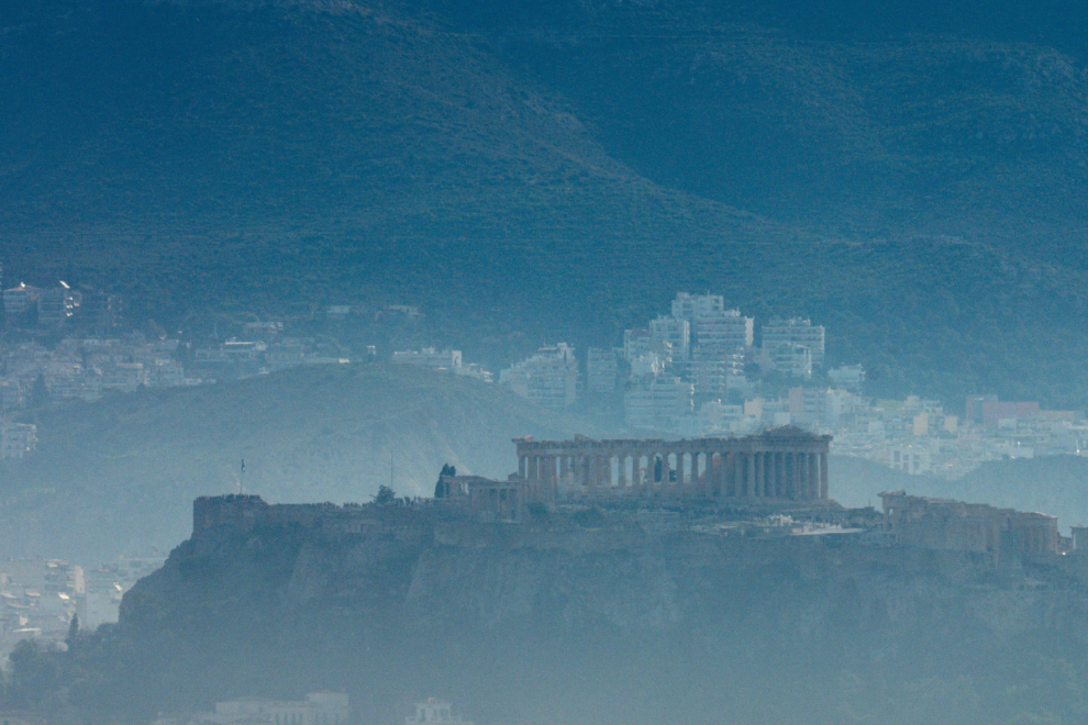 Μικρή άνοδος της θερμοκρασίας και τοπικές βροχές στα ορεινά