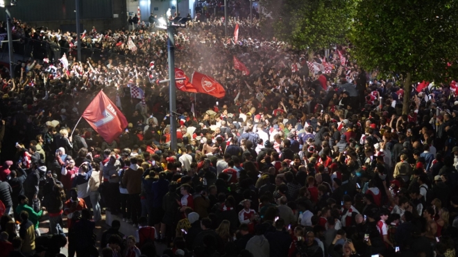 Ξέφρενοι πανηγυρισμοί στο Λονδίνο για το πρωτάθλημα της Άρσεναλ μετά από 22 χρόνια