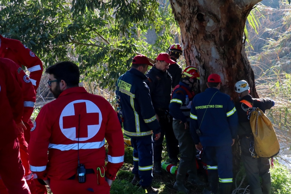 Βόνιτσα: Επιχείρηση της Πυροσβεστικής για την ανάσυρση άνδρα από το Φαράγγι Τρύφου