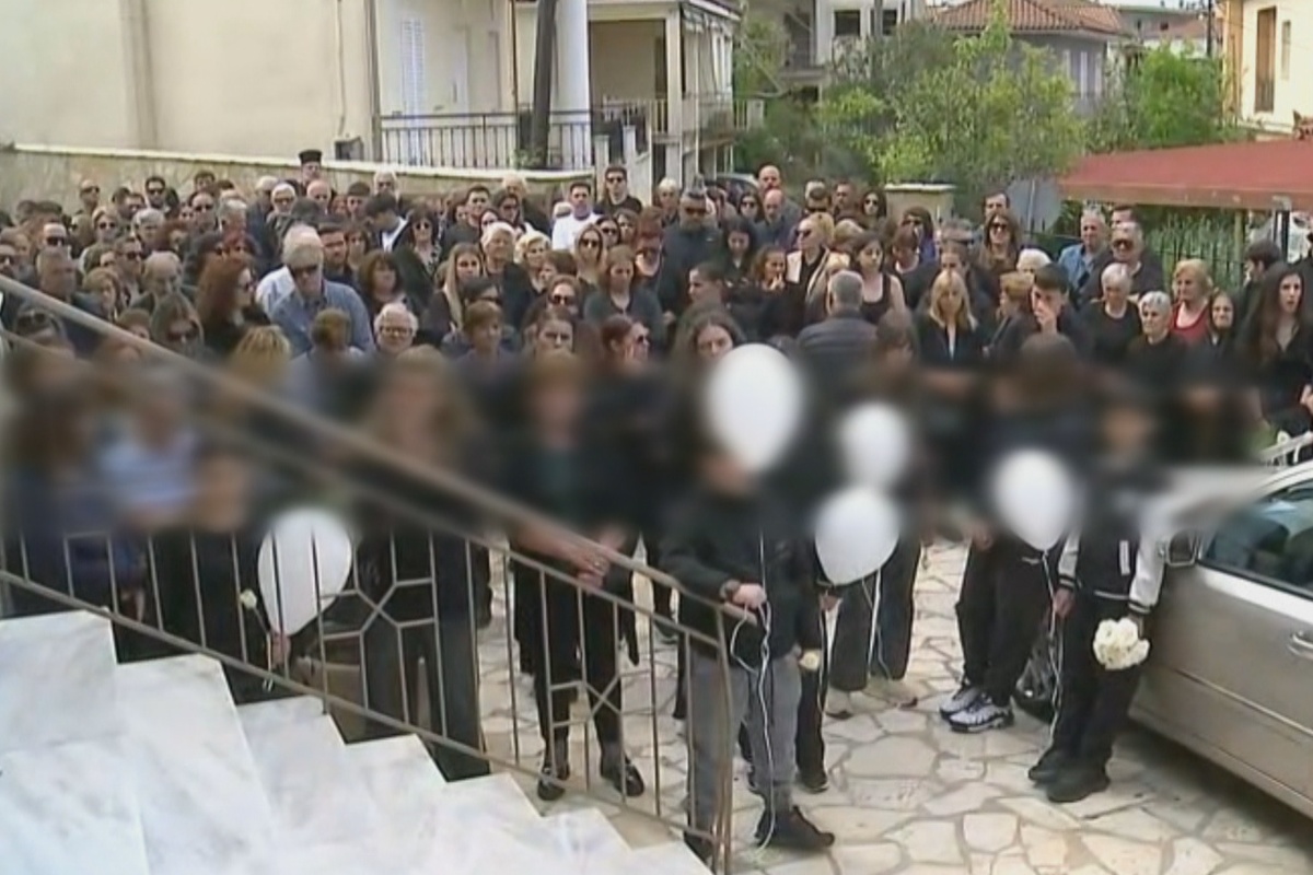 Ανείπωτος θρήνος για τον 13χρονο που έχασε τη ζωή του με πατίνι