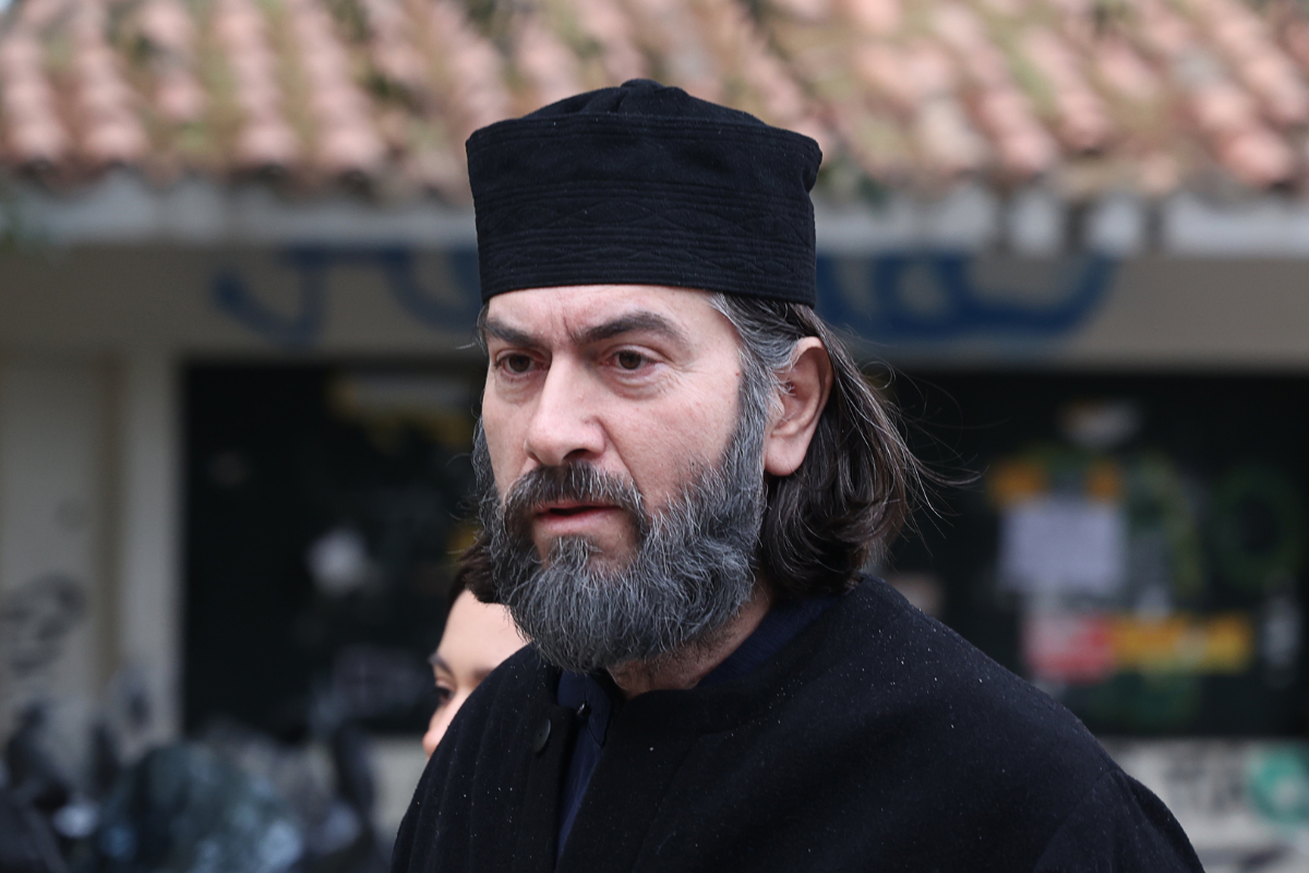 Εισαγγελέας: Για κακούργημα ο π. Αντώνιος και η Πρεσβυτέρα