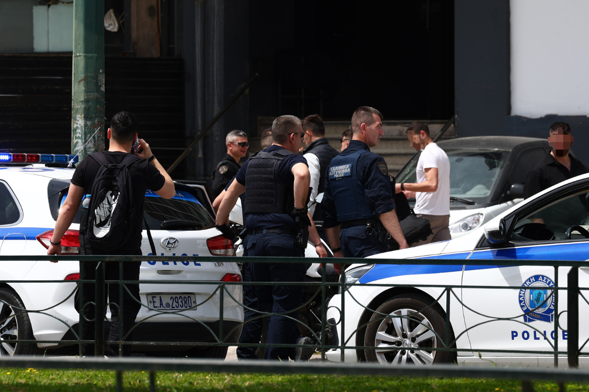Πυροβόλησαν γυναίκα έξω από κέντρο διασκέδασης στην Καλλιθέα