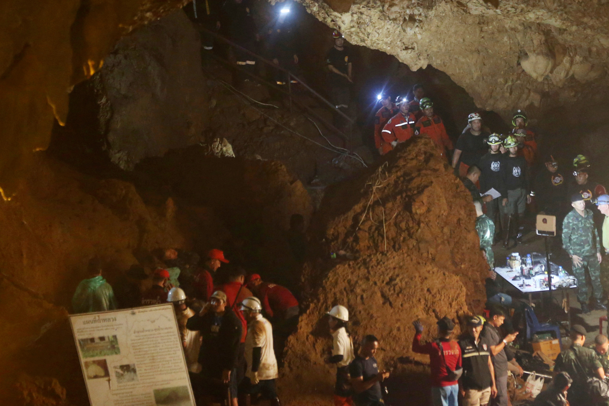 Διασώσεις σε πλημμυρισμένο σπήλαιο – Έψαχναν για χρυσό και εγκλωβίστηκαν