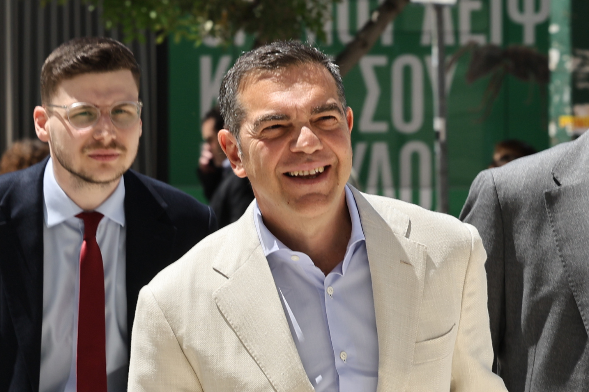Ο Αλ. Τσίπρας καταθέτει στον Άρειο Πάγο την ιδρυτική διακήρυξη της ΕΛΑΣ