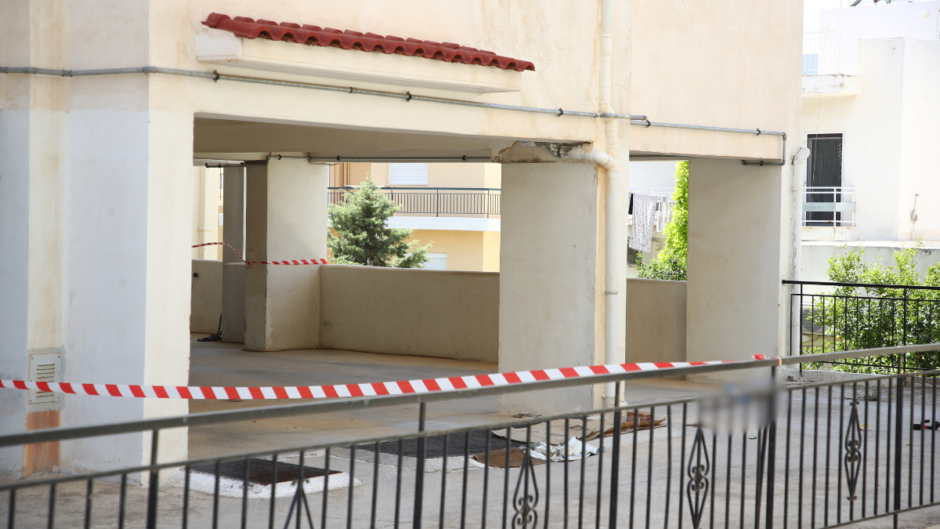 Ηλιούπολη: Αδιανόητη βουτιά στο κενό -17χρονες έπεσαν από τον 6ο όροφο