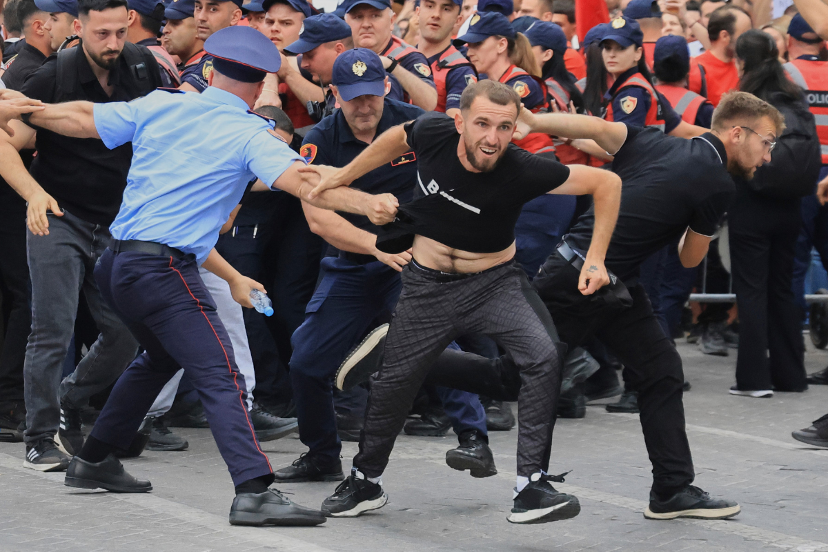 Διαδηλώσεις στα Τίρανα κατά του τουριστικού σχεδίου του Τζάρεντ Κούσνερ
