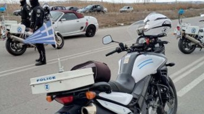 Σύλληψη 44χρονου για παράνομη μεταφορά οκτώ μεταναστών