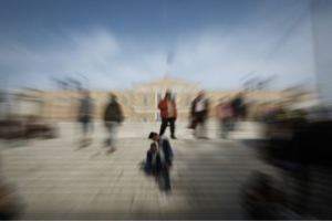 Λιγότεροι άνεργοι, αλλά… 371.000 παραμένουν εκτός αγοράς πάνω από έναν χρόνο!