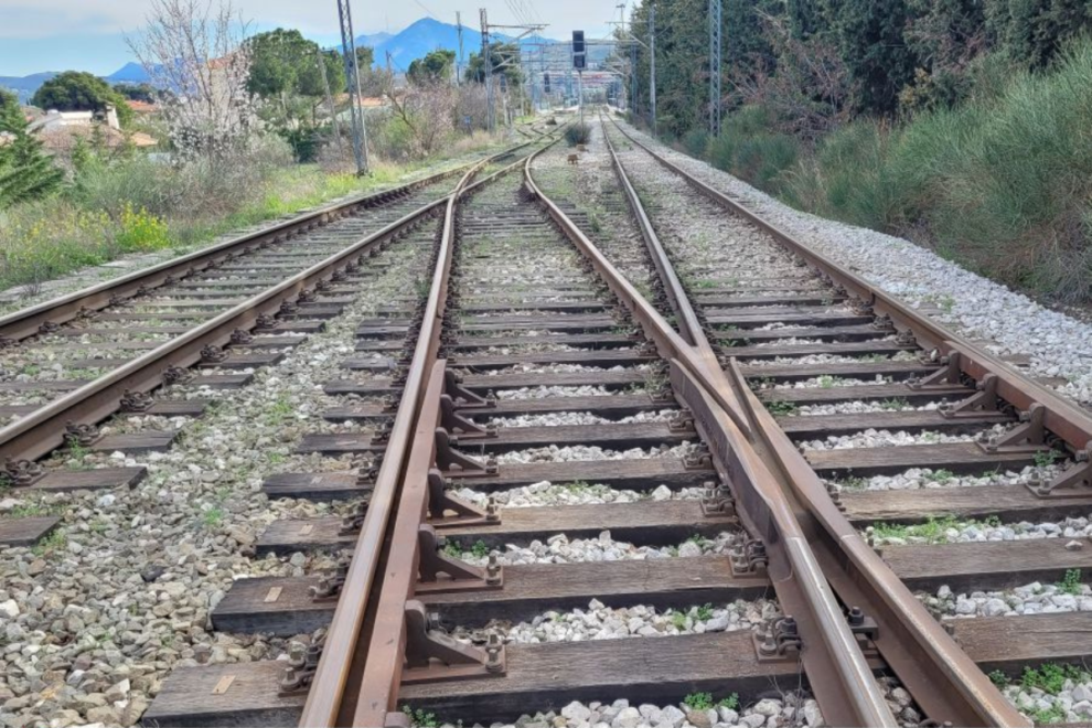 Oλοκληρώνονται οι εργασίες συντήρησης και καθαρισμού των σιδηροτροχιών σε όλη τη γραμμή Διακοφτό- Καλάβρυτα