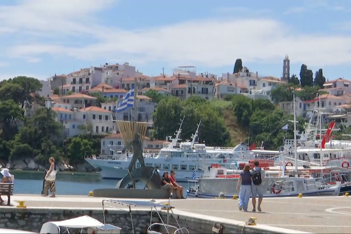 Ο Alpha στην Σκιάθο – Ζωή στο νησί – Επένδυσαν στον τουρισμό