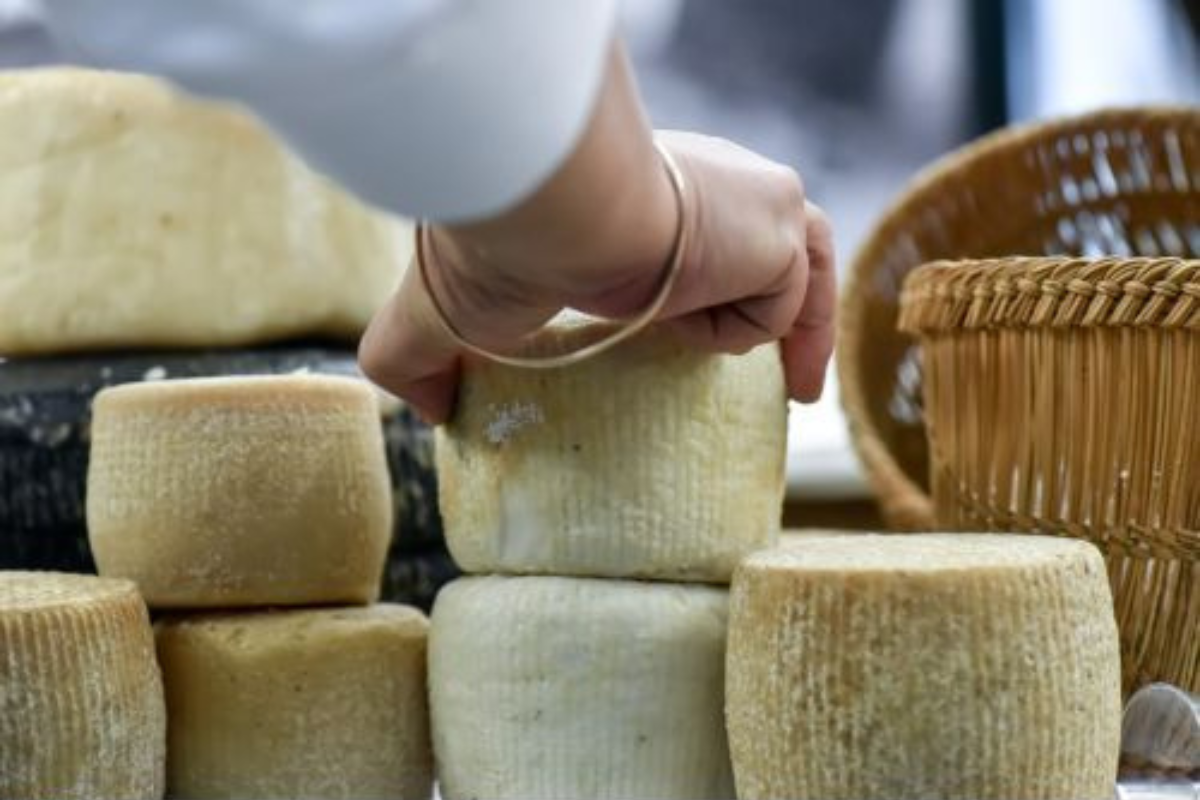 «Φωτιά» τα γαλακτοκομικά στην Ελλάδα
