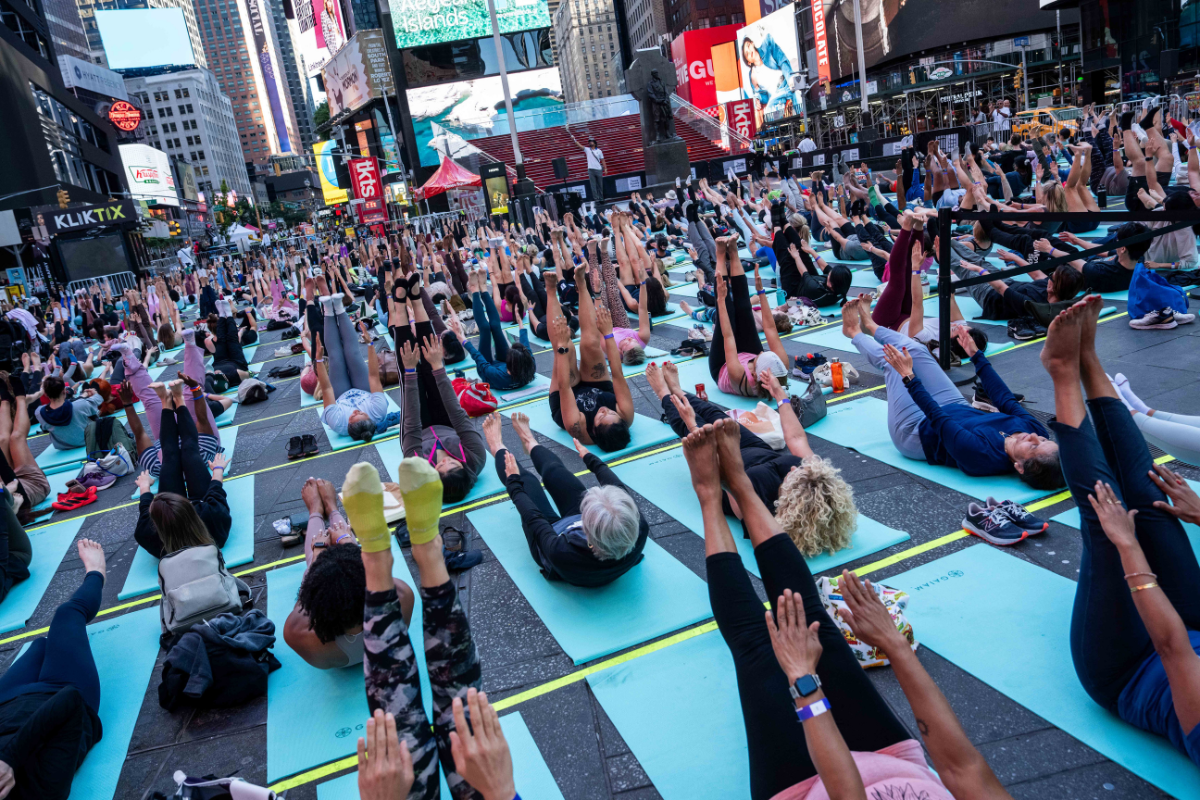 Yoga από Δύση μέχρι Ανατολή