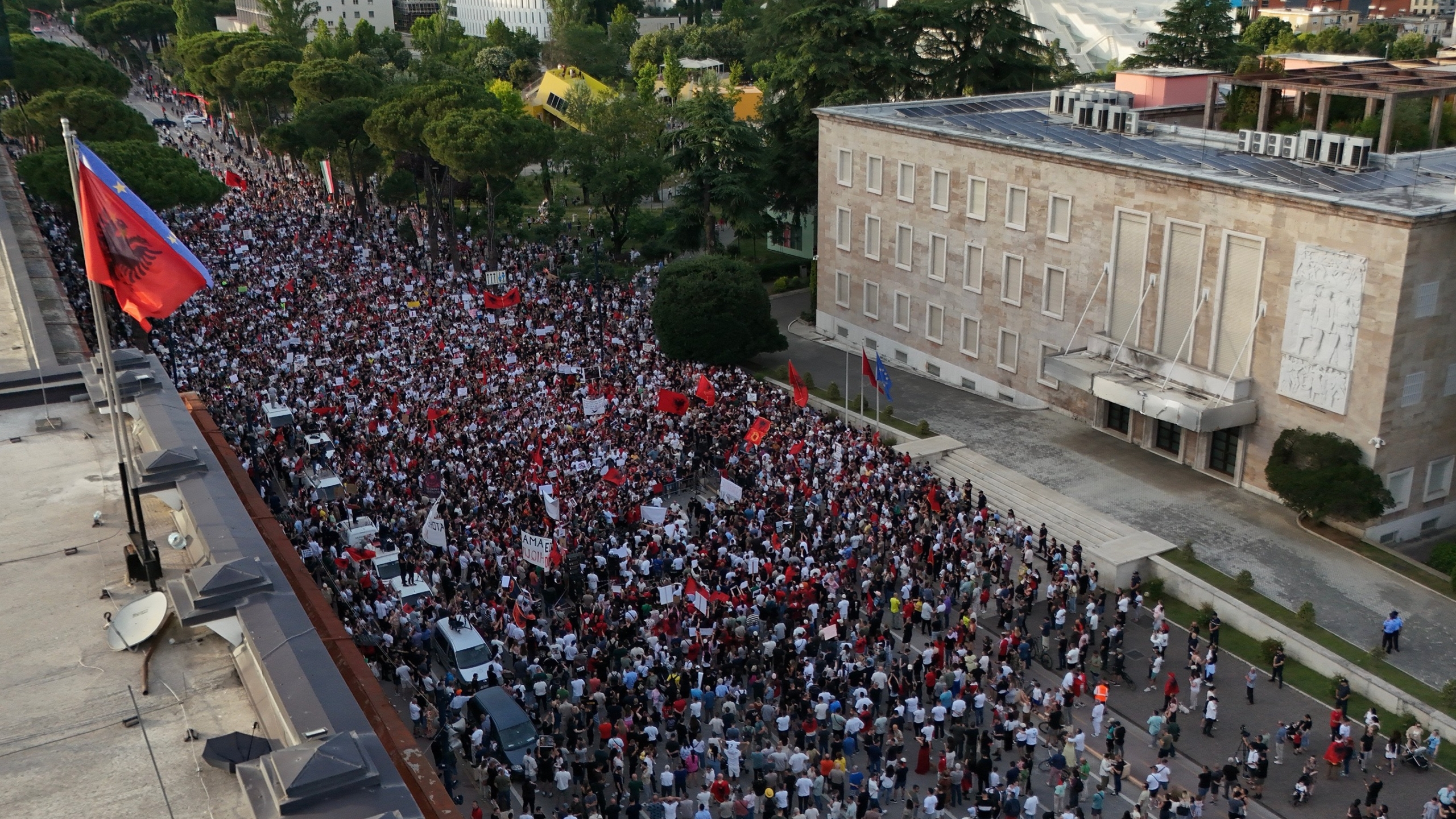 Νέες διαδηλώσεις στην Αλβανία
