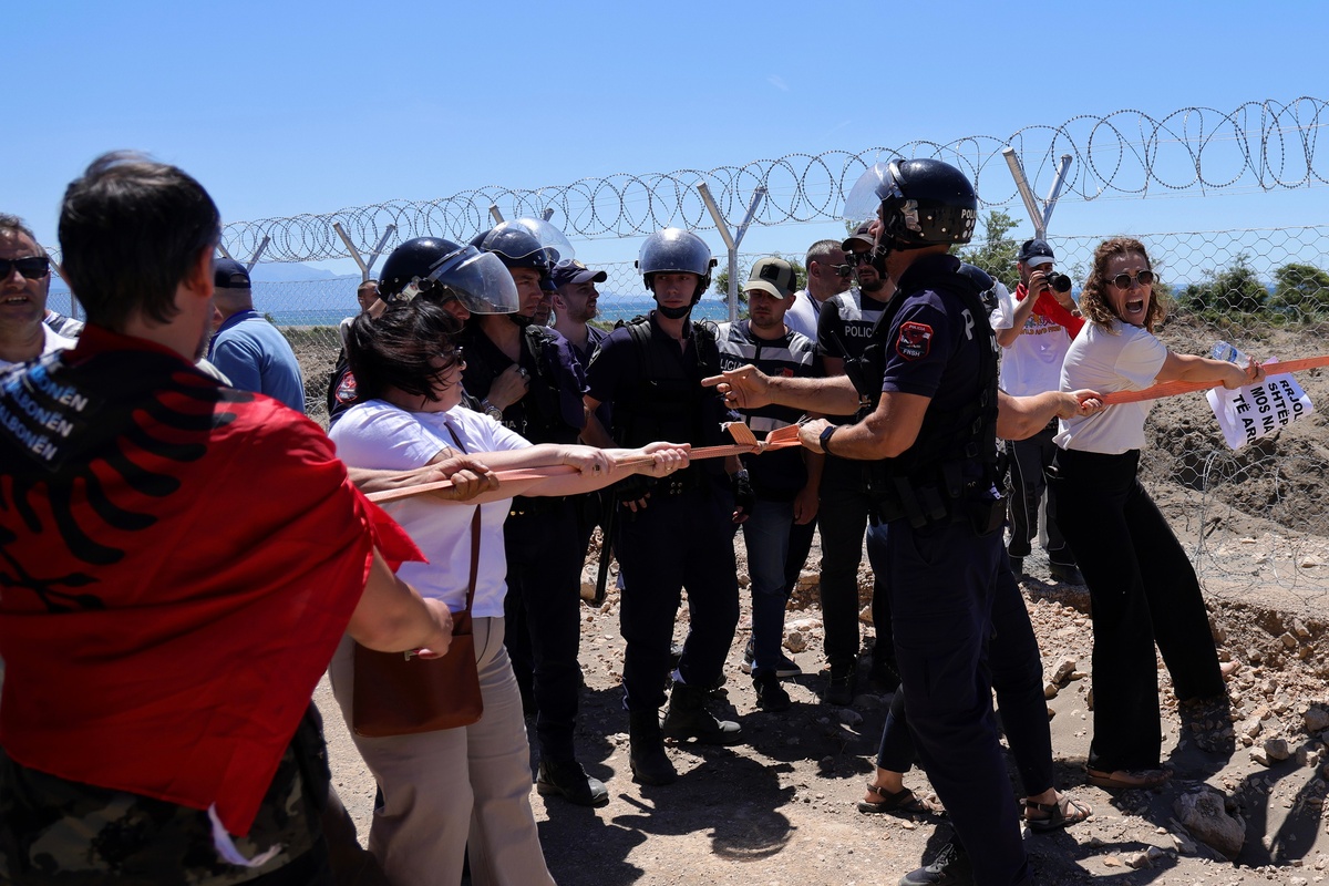 Καταγγέλλουν υφαρπαγή περιουσιών στη Χιμάρα