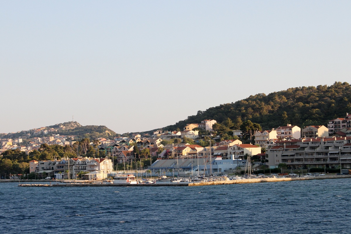 Έξι συλλήψεις σε κατάστημα υγειονομικού ενδιαφέροντος στην Κεφαλονιά