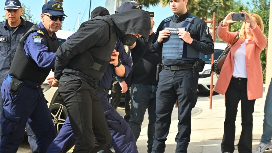 Δολοφονία 27χρονου στον Άγιο Δημήτριο- Τρεις στο εδώλιο για υπόθαλψη