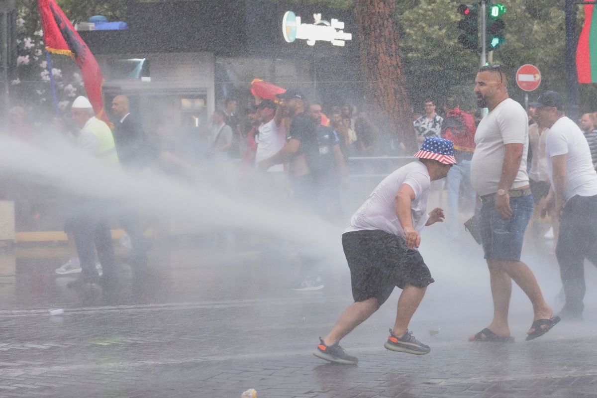 Ξεσηκωμός και καταστολή στην Αλβανία