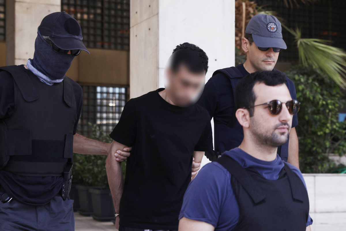 Δολοφονία στα Εξάρχεια: Στον ανακριτή ο κατηγορούμενος