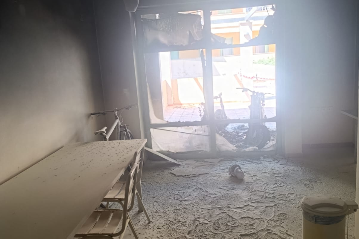 Σκηνές πανικού στη Σάμο – Φοιτητική εστία λαμπάδιασε από δίκυκλο