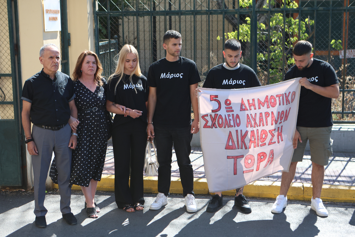 Ισόβια για τον θάνατο του Μάριου – Ένταση από ρομά έξω από το δικαστήριο