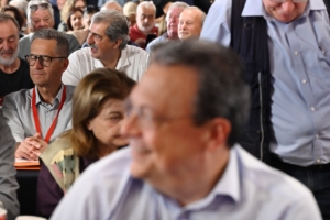 ΣΥΡΙΖΑ «στα μαχαίρια»