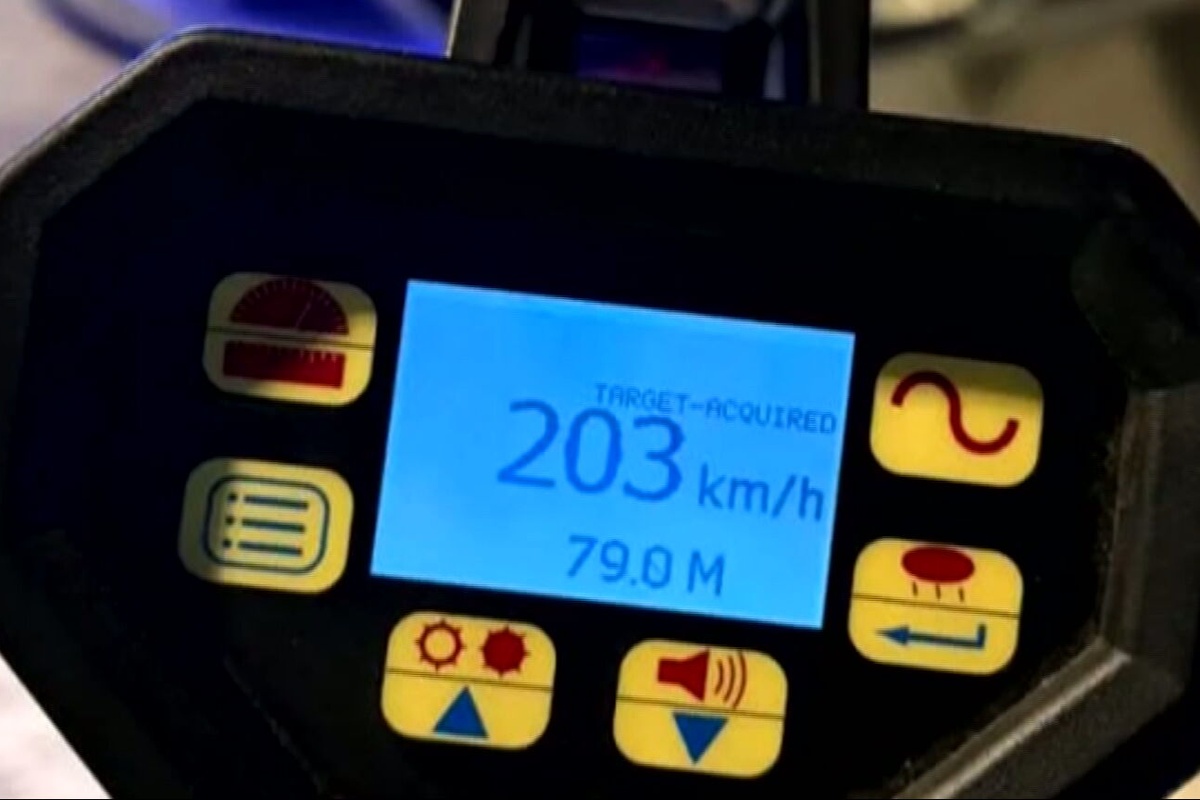 Έτρεχε με 203 χιλιόμετρα στην Εθνική οδό