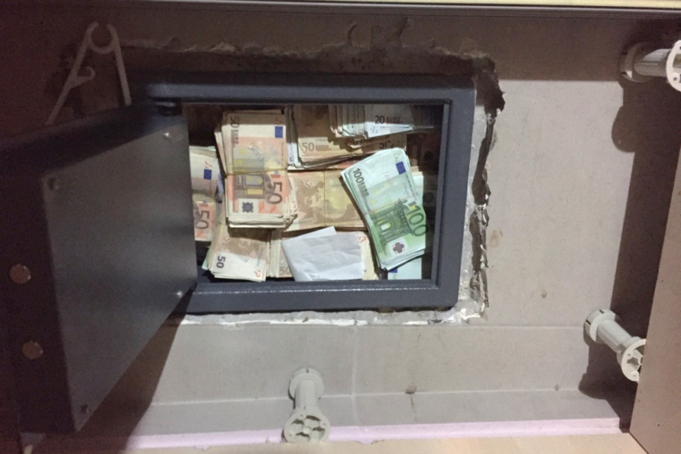 «Σήκωσαν» χρηματοκιβώτιο με 4.040 ευρώ