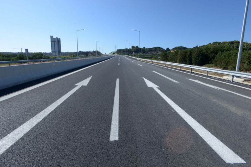 9Οχρονος οδηγούσε ανάποδα στην Αττική Οδό