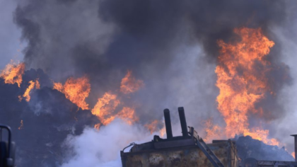 Κόλαση φωτιάς στη Λάρισα- Κάηκε και άλλο εργοστάσιο ανακύκλωσης