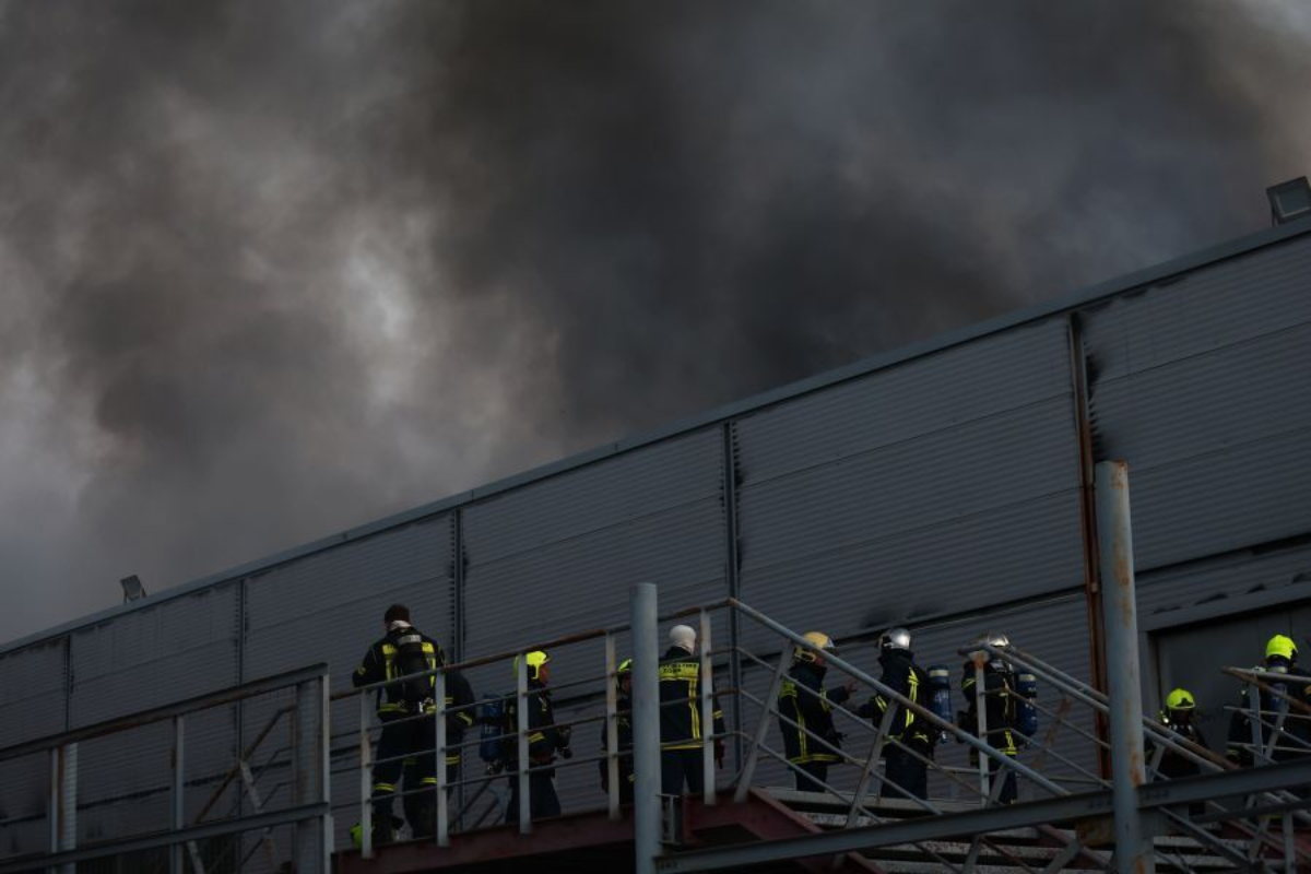 Φωτιά στο Θέατρο Μπάτμιντον- Συναγερμός στο πάρκο Γουδή