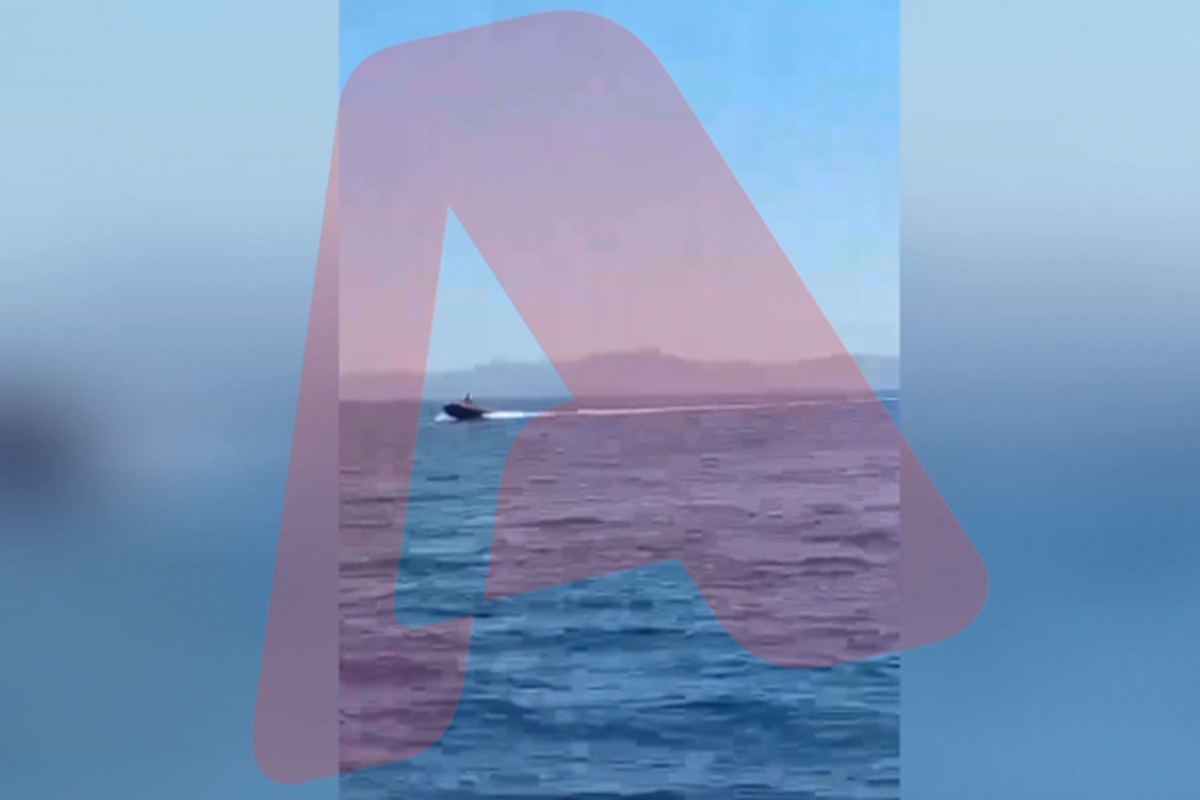 Βυθίστηκε φλεγόμενο σκάφος στη Βουλιαγμένη