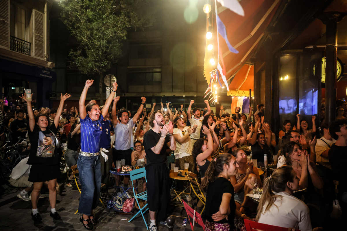 Νεκρή 17χρονη Γαλλίδα στους πανηγυρισμούς για τη νίκη των «πετεινών»