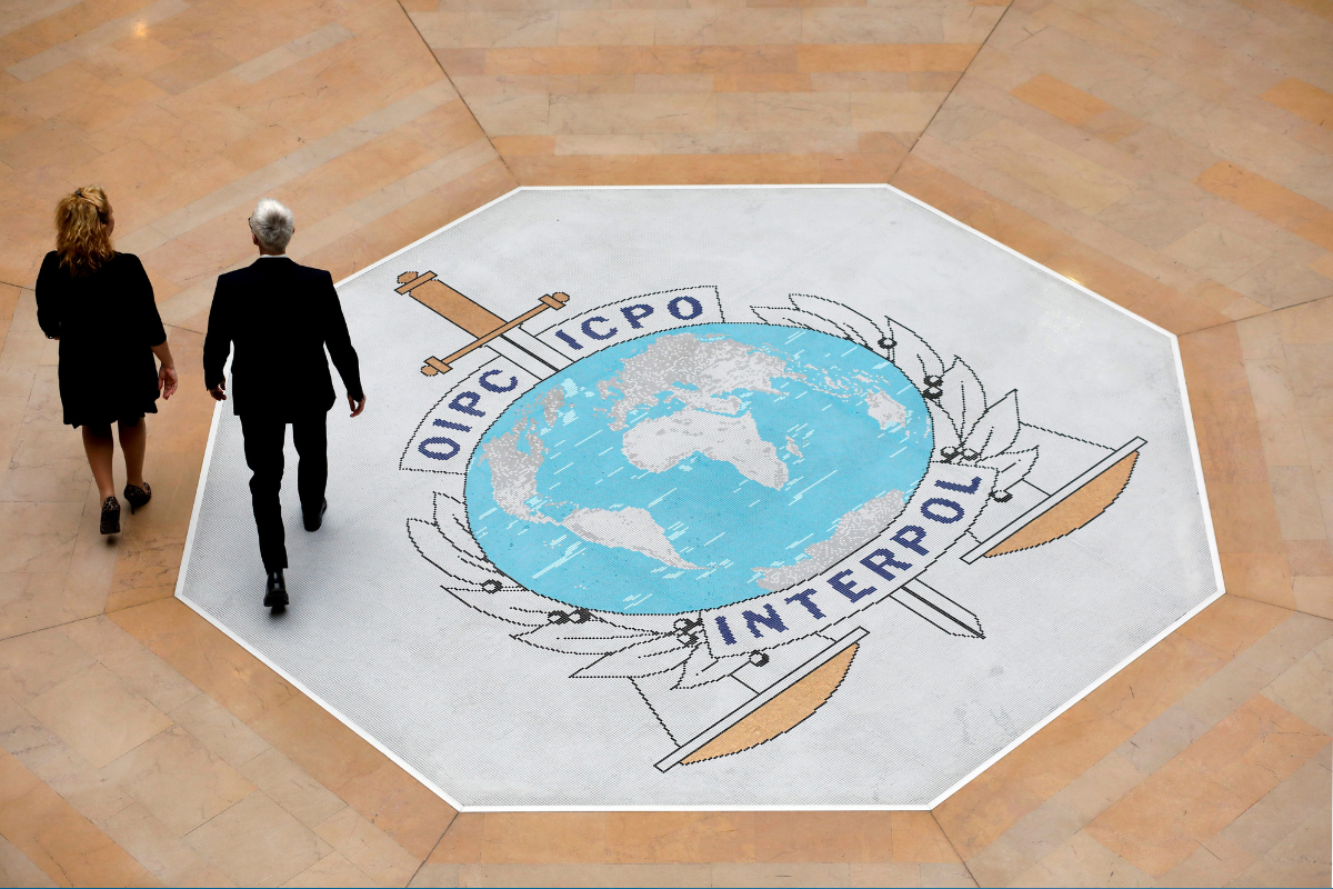 Interpol: Πάνω από 1.000 συλλήψεις σε 4 ηπείρους για εμπορία ανθρώπων