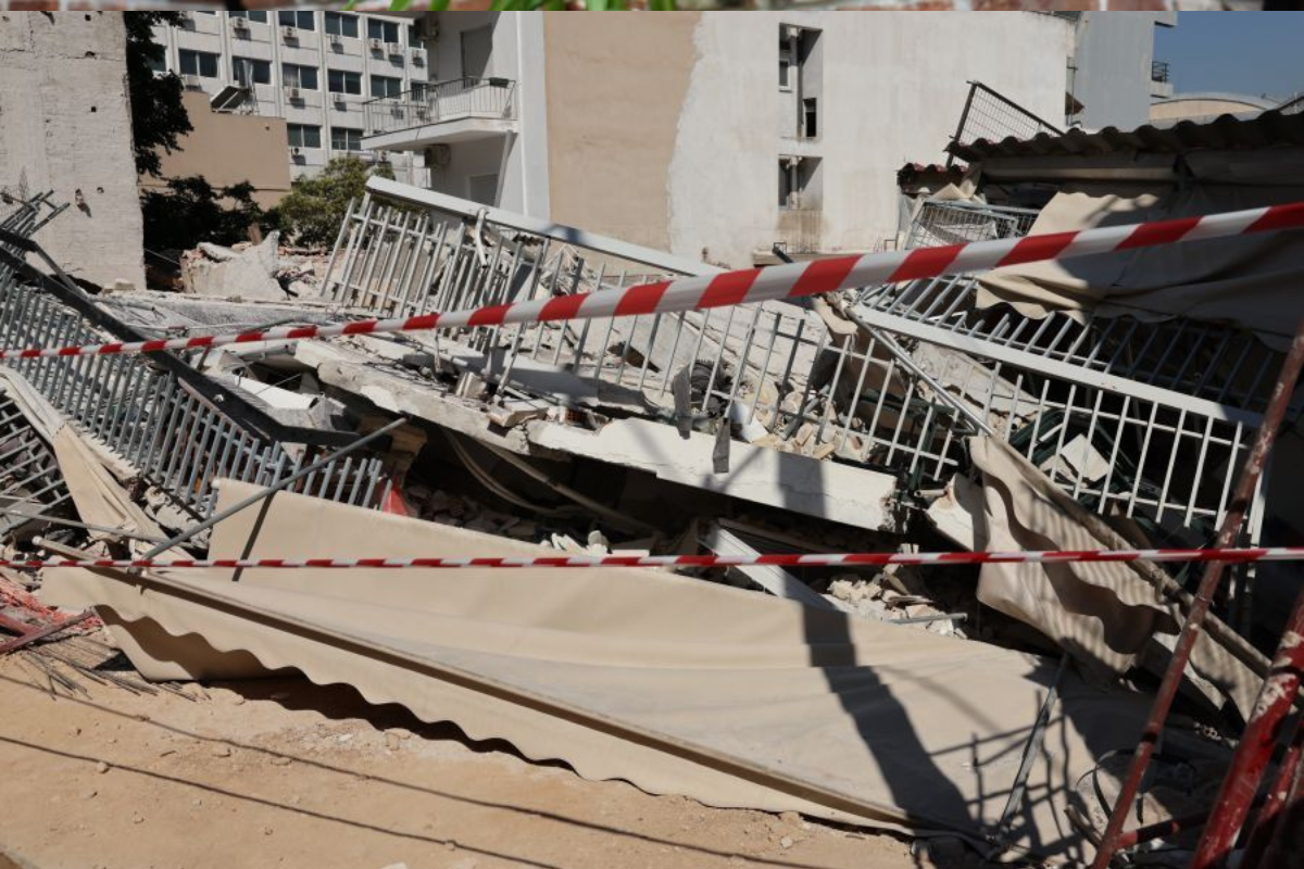 Αυτοψίες στην πολυκατοικία που κατέρρευσε στα Πετράλωνα