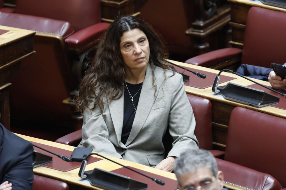 Tην ανεξαρτητοποίησή της από την ΚΟ ΣΥΡΙΖΑ ανακοίνωσε η Πόπη Τσαπανίδου