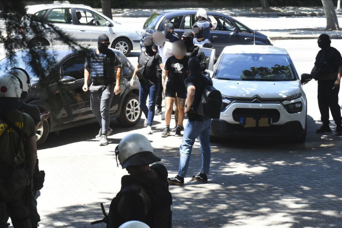 Θεσσαλονίκη- Φονική εμπρηστική επίθεση: Για ανθρωποκτονία και τρομοκρατία οι τρεις