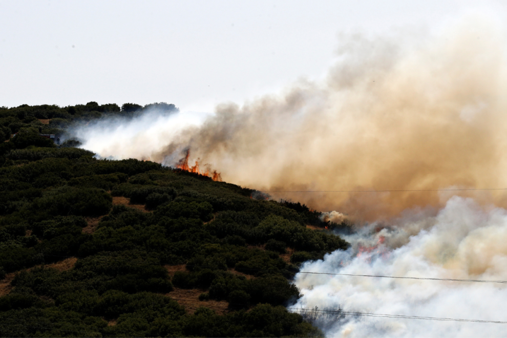 Τρεις συλλήψεις σε Λέσβο και Κορινθία για πυρκαγιές από αμέλεια