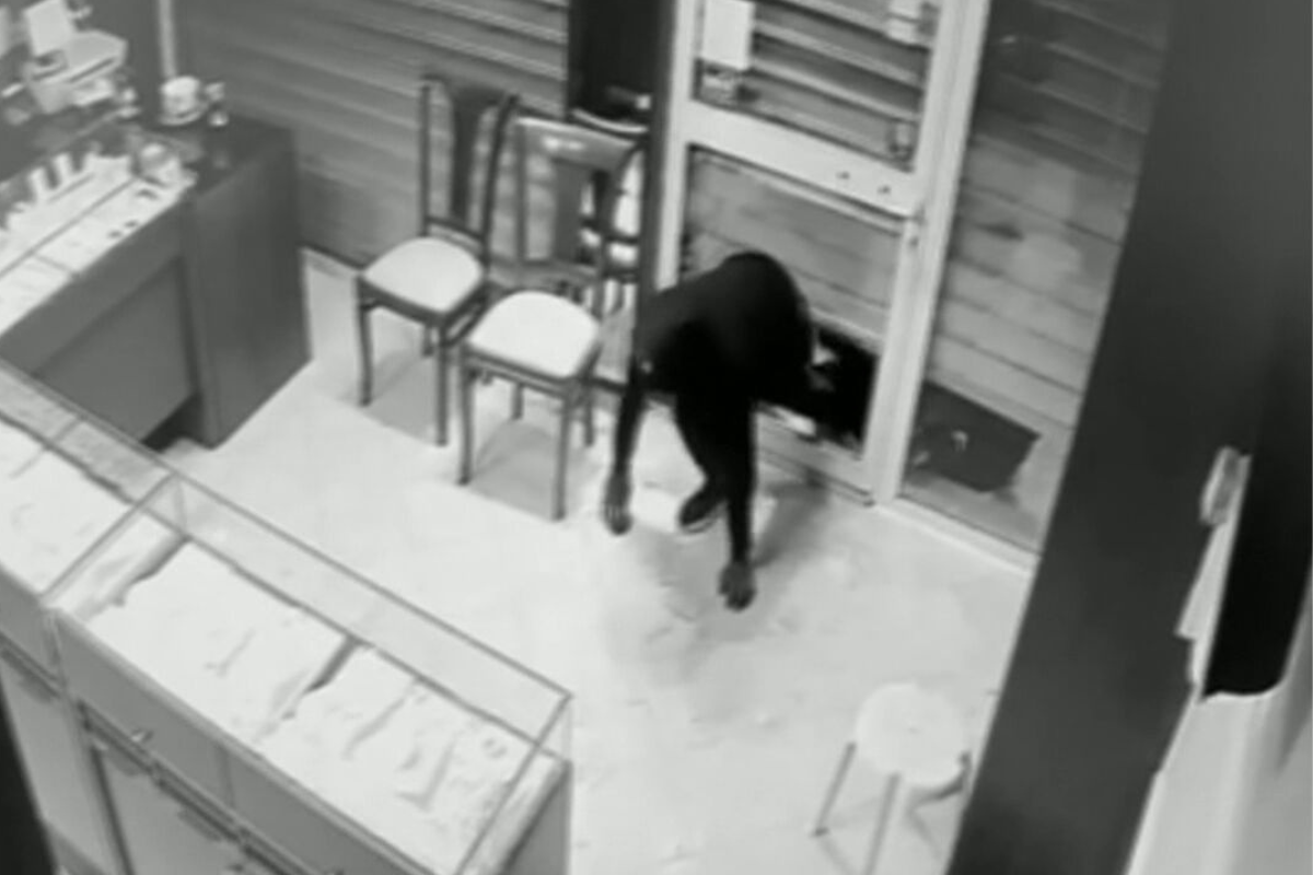 Επιδρομές σε κοσμηματοπωλεία – Διάρρηξη στο λεπτό