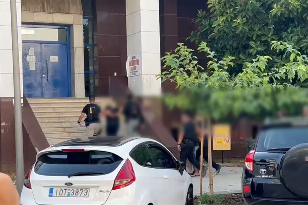 Έβαζαν φωτιές σε περιουσίες στη Μεσσηνία – Θύμα εκβιαστών στον ALPHA