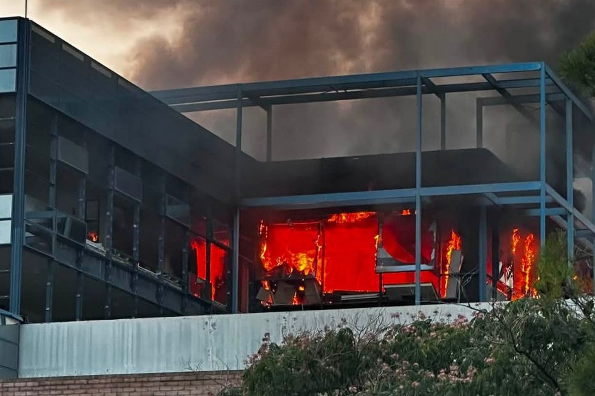 Φωτιά σε εγκαταλελειμμένο κτήριο στο Ολυμπιακό Χωριό