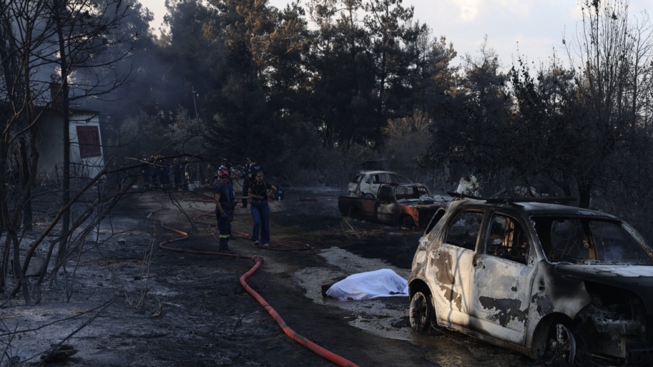 Δύο νεκροί και μία 40χρονη με εγκαύματα από τη φωτιά στο Ωραιόκαστρο