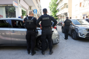 (Βίντεο) Τρεις συλλήψεις για τη φονική εμπρηστική επίθεση στη Θεσσαλονίκη