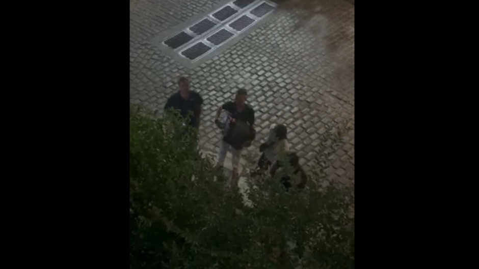 Ξάνθη: Ρομαντικός εκπαιδευτικός κάνει καντάδα στην αγαπημένη του παραμονές του γάμου